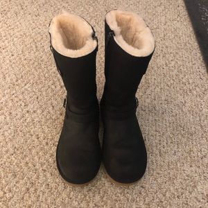 Worn once black buckles UGGS with zippers